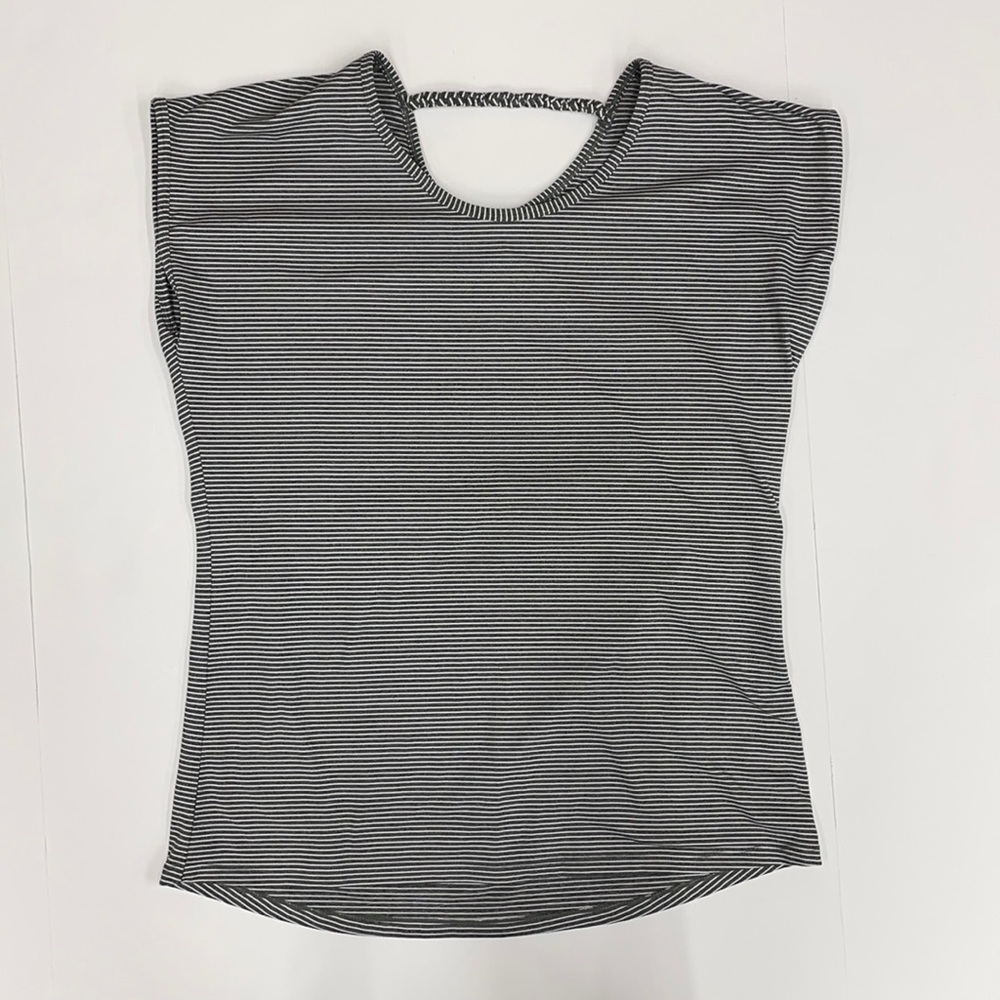 Adventura short sleeve shirt- large